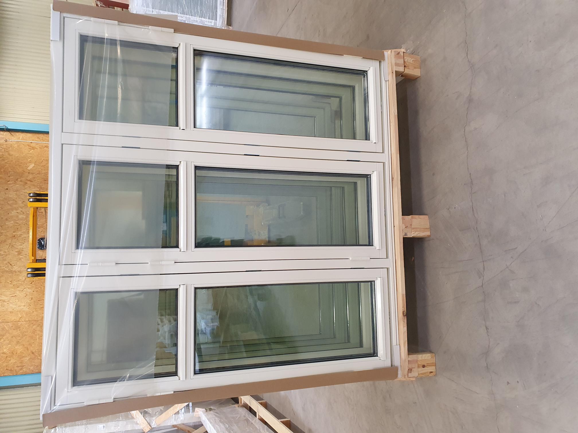 preview image for Norrland Utåtgående sidohängt 3-luft träfönster 3-glas vit - O1074