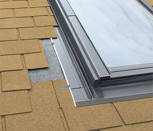 preview image for Intäckningsplåt Fakro ESN för slätt takmaterial.