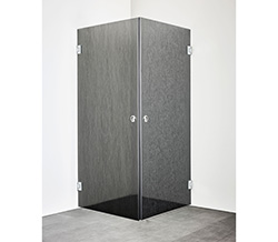 preview image for Infinity Lace är ett exklusivt duschhörn med smäckra beslag och en elegant handtagslösning.  Välj mellan tre färger – krom, matt svart eller borstad mässing.  Lace är ett glas med med metallisk textileffekt. 