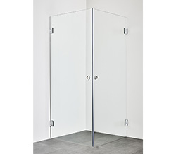 preview image for Infinity är ett exklusivt duschhörn med smäckra beslag och en elegant handtagslösning. Välj mellan tre färger – krom, matt svart eller borstad mässing.